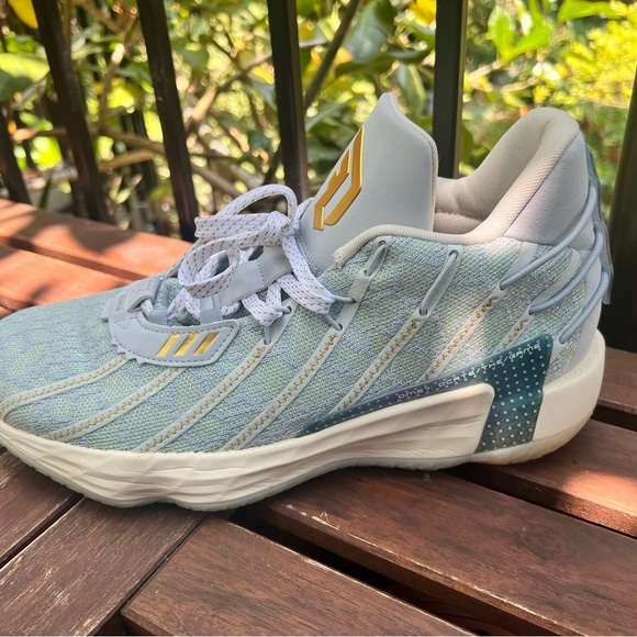 Size 10 adidas Dame 7 Christmas Pack is a special edition sneaker - Picture 2 of 13